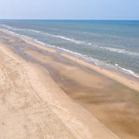 Met Frontaal Zeezicht In Daire Bloemendaal