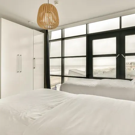 Appartement Met Frontaal Zeezicht In *