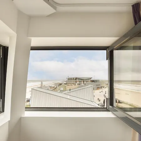 Appartement Met Frontaal Zeezicht In *