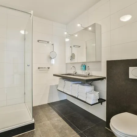 Met Frontaal Zeezicht In Bloemendaal