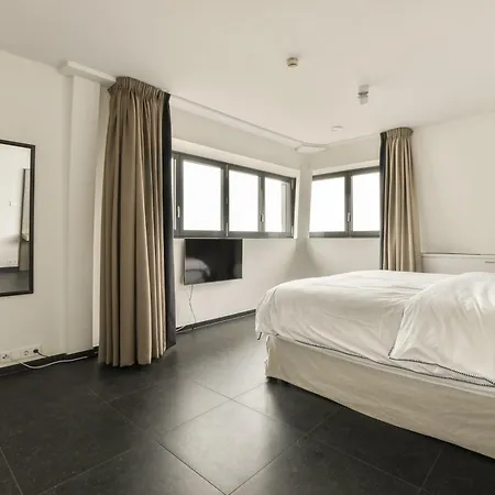 Met Frontaal Zeezicht In Lägenhet *