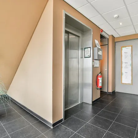 Met Frontaal Zeezicht In Bloemendaal